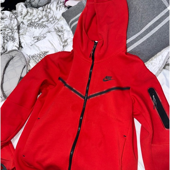 Red Nike Tech, barely used at all perfect condition - Picture 5 of 8